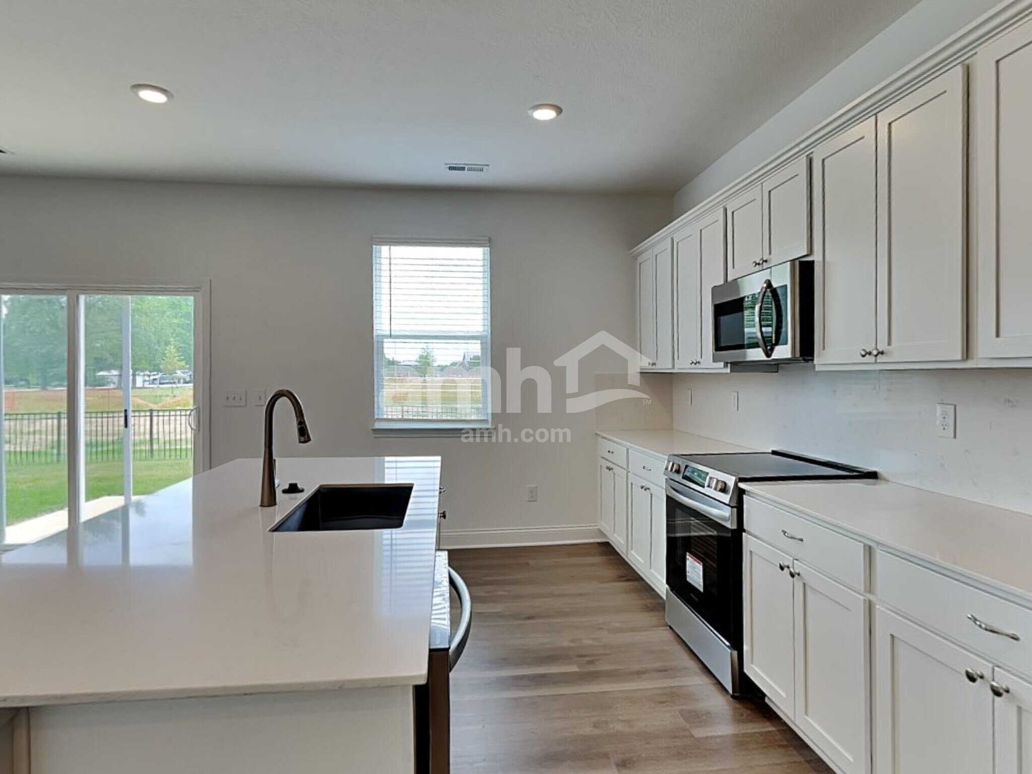 Building Photo - 9088 Henley Ave