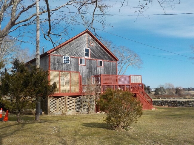 Building Photo - 186 Brayton Point Rd