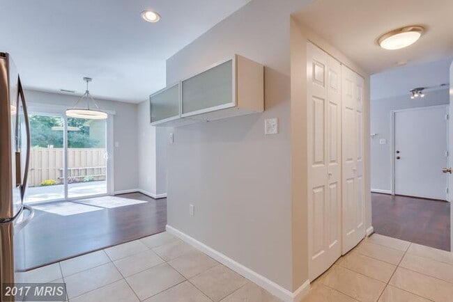 Building Photo - 5735 Nordeen Oak Ct