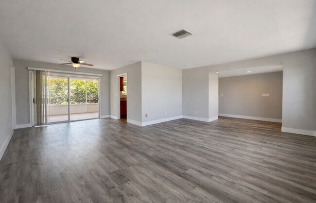 Building Photo - Newly Renovated 3 Bed / 2 Bath Single-Family Home with 2-Car Garage