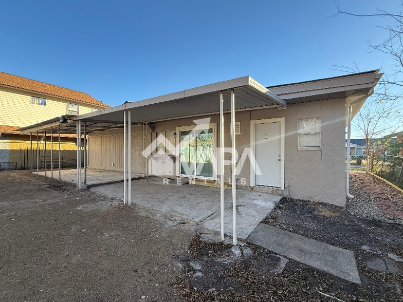 Building Photo - 6714 Elk Lake Dr