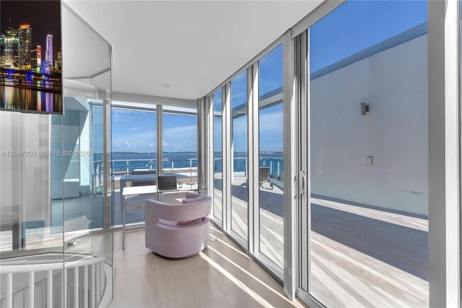 Building Photo - 1331 Brickell Bay Dr