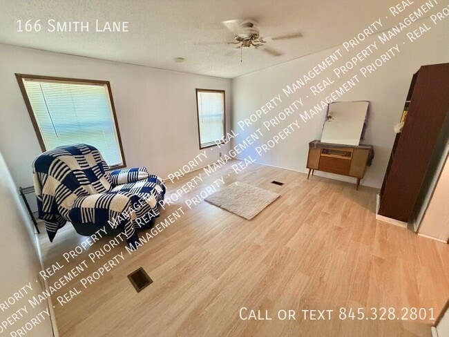Building Photo - 166 Smith Ln
