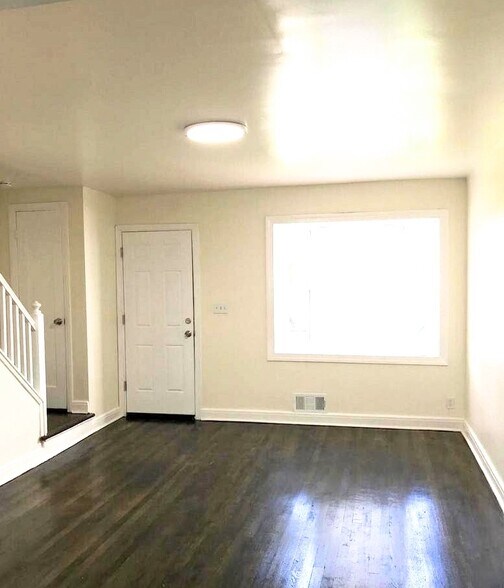 Living room - 63 Upmanor Rd