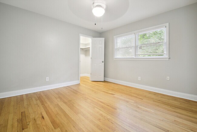 Building Photo - 1795 Queens Way