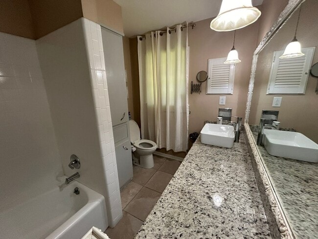 Building Photo - SPACIOUS HOME IN OF NORTH BOSSIER