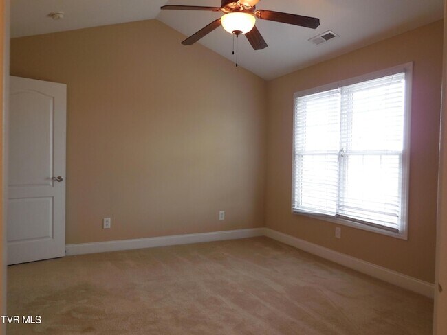 Building Photo - 341 Coldwater Dr