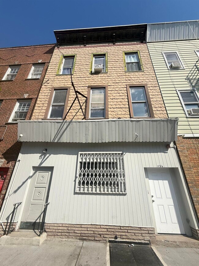 Building Photo - 486 Central Ave
