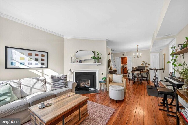 Building Photo - 921 Oronoco St