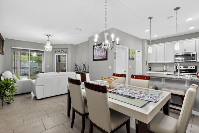 Building Photo - 17523 Promenade Dr