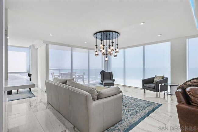 Building Photo - 1830 Avenida Del Mundo