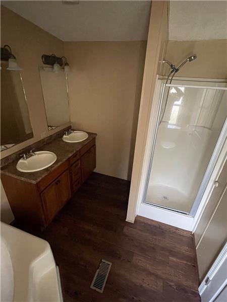 Building Photo - 135 Dv Byrd Ln