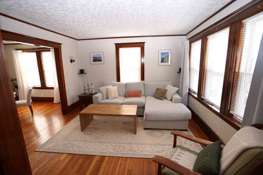 Building Photo - 15 Perthshire Rd