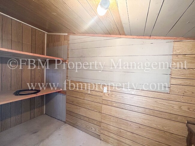 Building Photo - 105 Sunset Cir