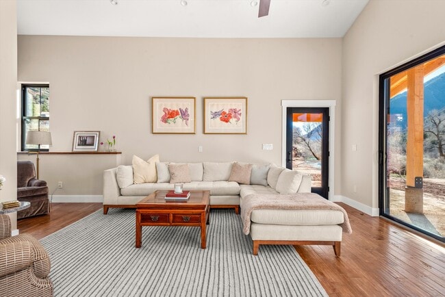 Building Photo - 106 Castle View Dr