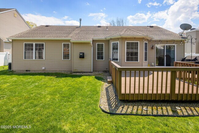 Building Photo - 148 Mizzen Ave