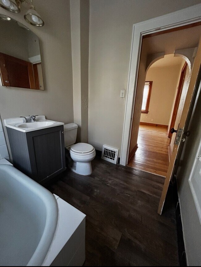 Building Photo - 2359 S KK Ave