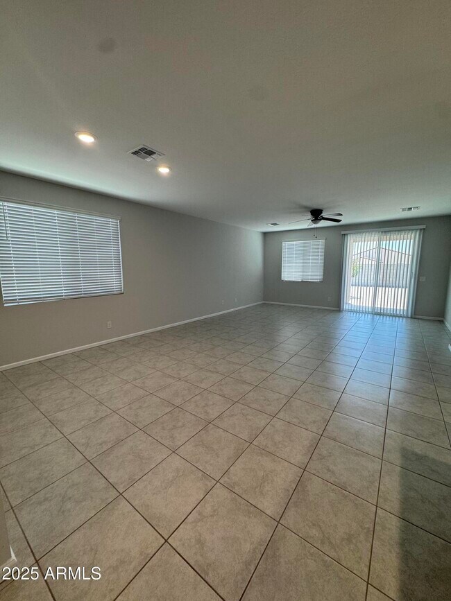 Building Photo - 24623 W Mohave St