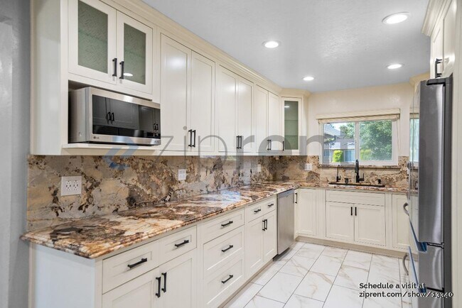 Building Photo - 6186 Alvord Way