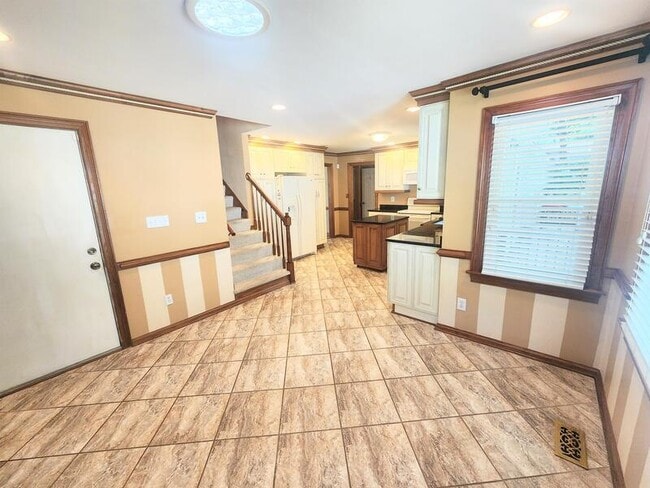 Building Photo - 720 Aguila Dr