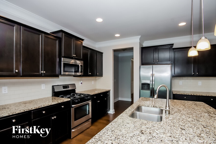 Building Photo - 7815 Sawgrass Ln