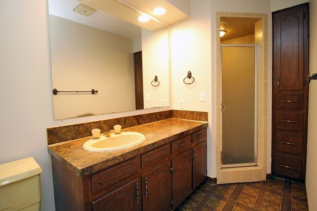 Building Photo - 2727 SE 58th Ave