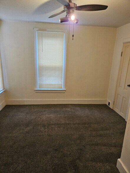 Building Photo - 1519 Avon St