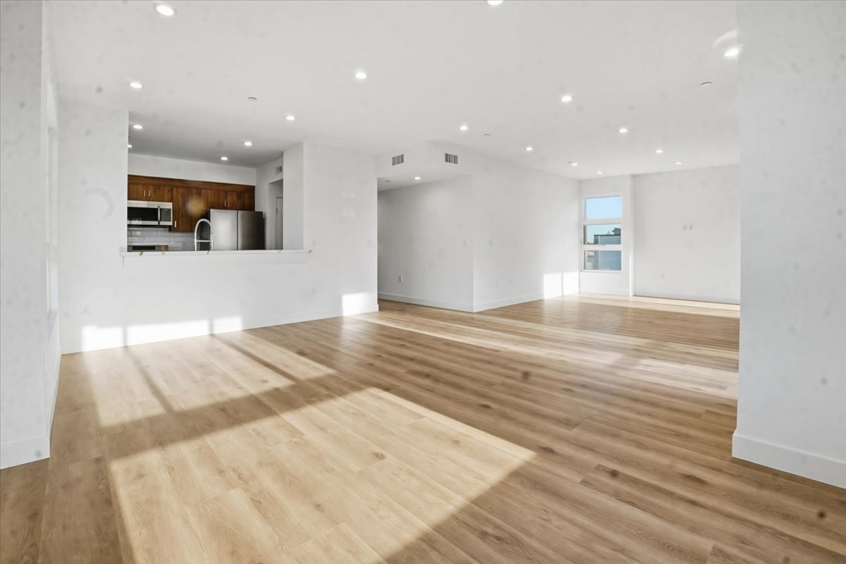 Building Photo - 1820 Prosser Ave