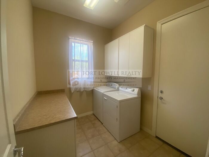 Building Photo - 31108 N 72nd Pl