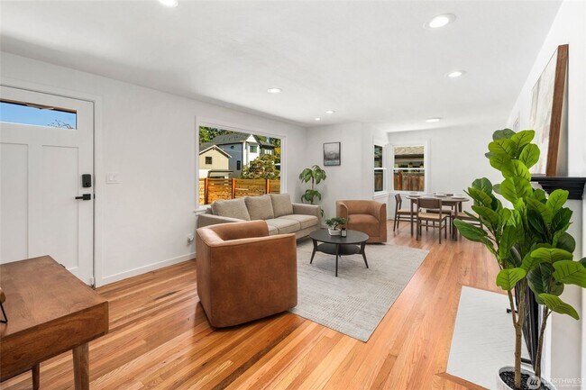 Building Photo - 2bd/1.75ba Seattle Condo