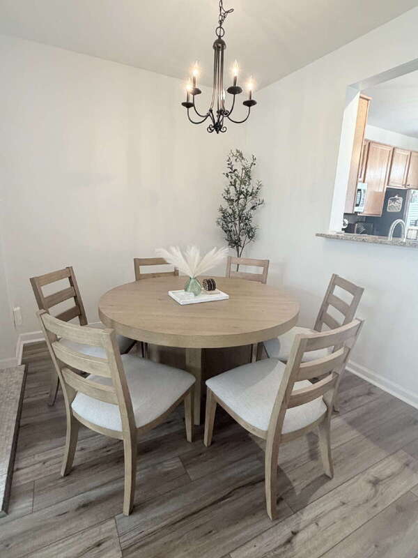 Building Photo - 978 Harrison Cir