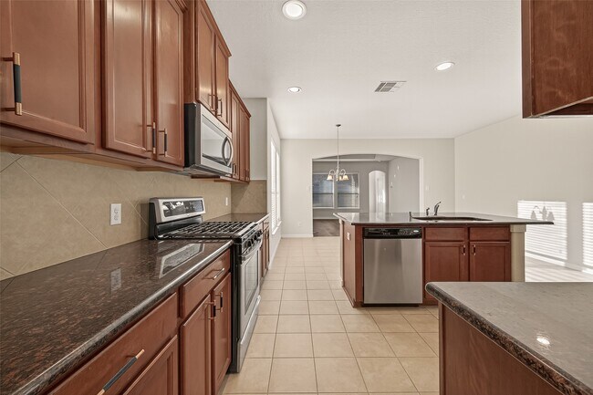 Building Photo - 25354 Holton Ridge Dr