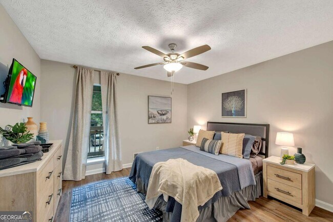 Building Photo - 4375 Coopers Creek Dr SE