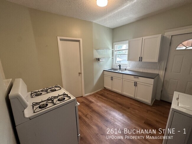 Building Photo - 2614 Buchanan St NE