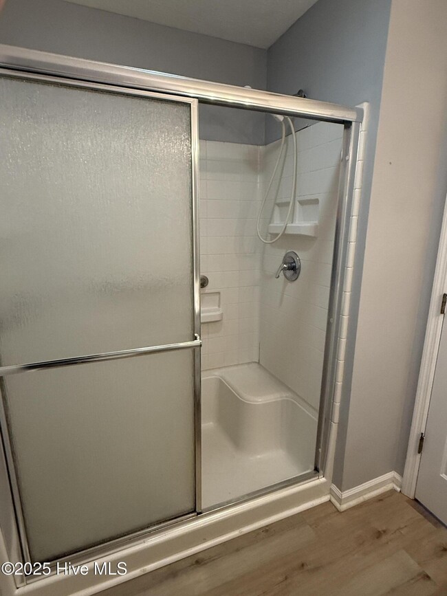 Building Photo - 1308 E Oak Island Dr