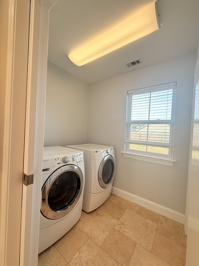 Building Photo - 34 Wintergreen Dr