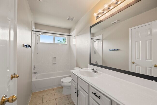 Building Photo - 12202 Mardi Gras Dr