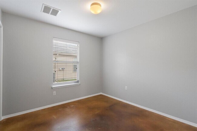 Building Photo - 9009 Southwick Dr