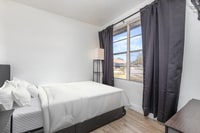 Building Photo - 733 Tarpon Ave