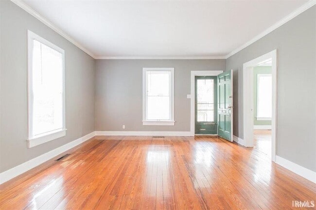 Building Photo - 520 S Eagleson Ave