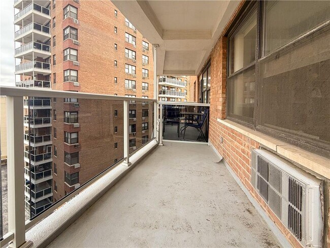 Building Photo - 50 Brighton 1st Rd