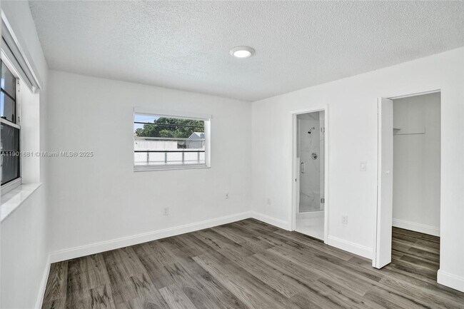 Building Photo - 5750 NW 111th St