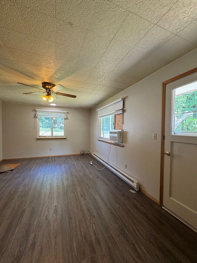 Building Photo - 1702 College Pl