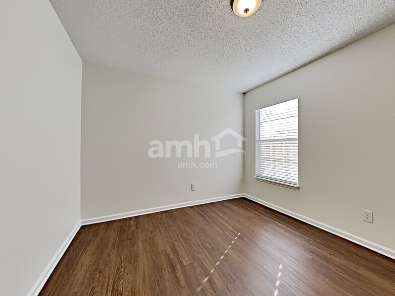 Building Photo - 3766 Woodbriar Dr