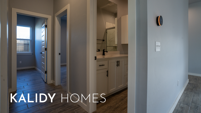 Building Photo - 308 W 3rd St