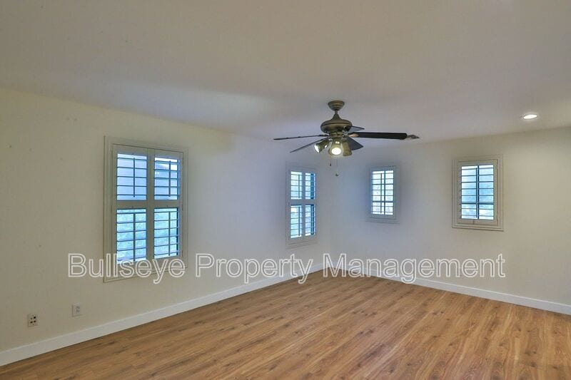 Building Photo - 7321 N 89th Dr