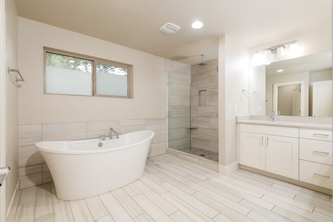 Building Photo - 4077 233rd Pl SE