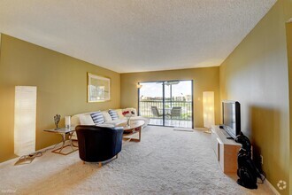 Building Photo - 2 br, 2 bath Condo - 14425 Strathmore Ln A...