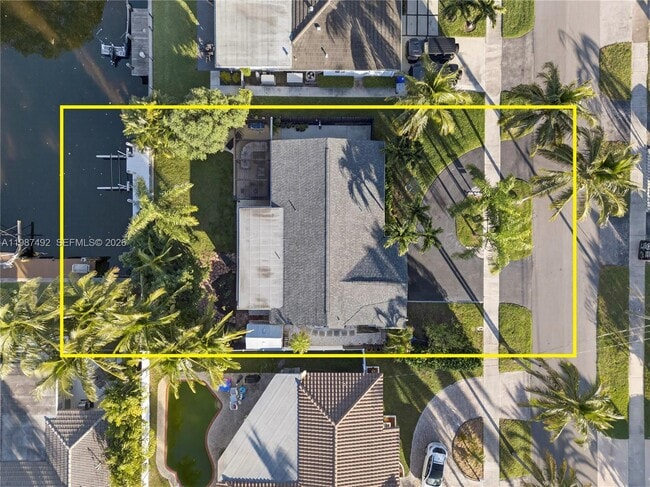 Building Photo - 371 SE 3rd St