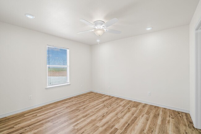 Building Photo - Country Living In Roosevelt ISD!